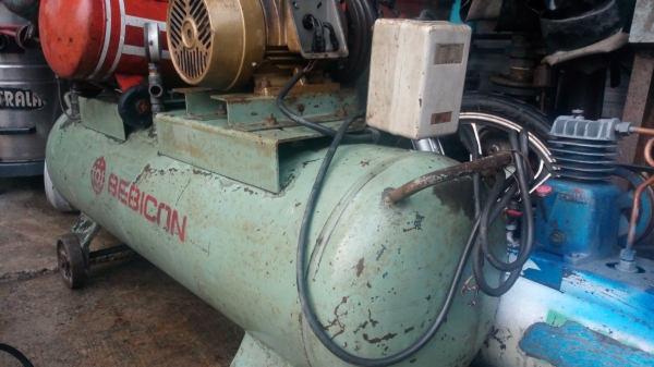 ขาย !! ถังลมเปล่ามีอุปกรณ์ครบ..ขนาด5แรงยี่ห้อ.ฮิตาชิ