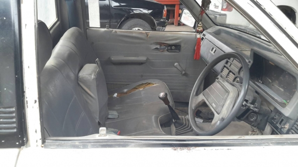 ขายรถmazda ขายตามสภาพ เครื่องไม่ติด มีเล่มทะเบียน