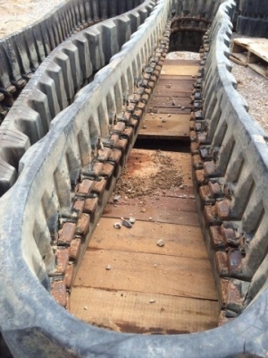 ขายแทรคยาง ใช้กับ รถขุด SK60 #450*81*74 นำเข้าจากญี่ปุ่น ติดต่อ 081-2990958/089-8368497 (เจ้าของขายเอง)