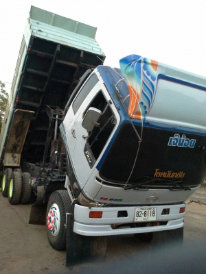 Hino บรรทุกดั้ม 210 กระบะสามมิต Hino บรรทุกดั้ม 210 กระบะสามมิต