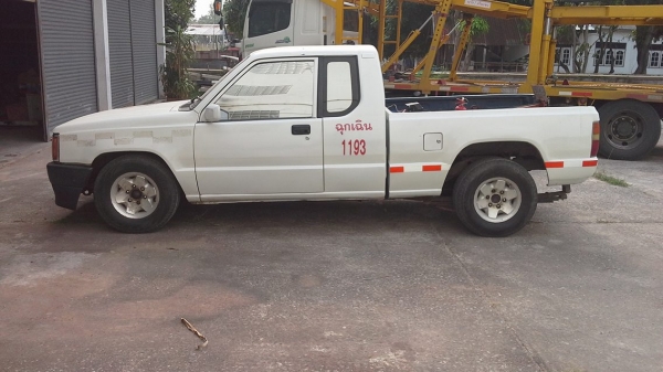 ขายรถยกพร้อมใช้ ลดเหลือ 100,000