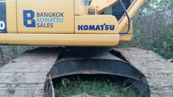 ขายด่วน Komatsu pc200-7 ทำงาน 5,900 ชั่วโมง ขายด่วน Komatsu pc200-7 ทำงาน 5,900 ชั่วโมง