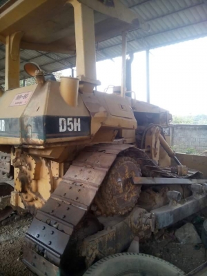 ขาย 585,000 รถแทรคเตอร์ CAT D5H เครื่องดีเกียร์แรงช่วงล่างเต็ม เอกสารเล่มทะเบียน 090-772-3710 090-772-3708