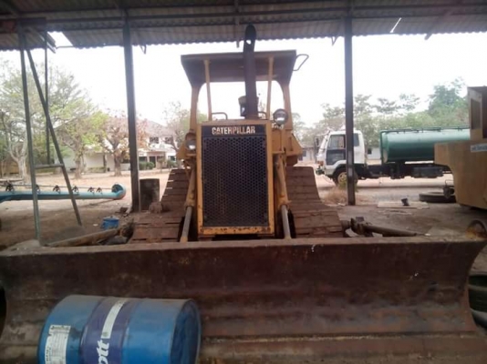 ขาย 585,000 รถแทรคเตอร์ CAT D5H เครื่องดีเกียร์แรงช่วงล่างเต็ม เอกสารเล่มทะเบียน 090-772-3710 090-772-3708