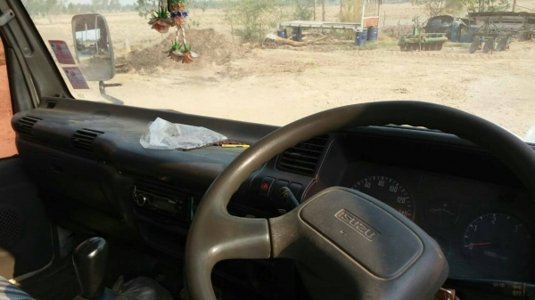 ขาย 6ล้อ ISUZU 130 แรงม้า ปี50 กระบะคาโก้ยาว5ม. สภาพสวยพร้อมใช้  ติดต่อได้ที่คุณ อ๊อฟ พิจิตร 086-737-9991