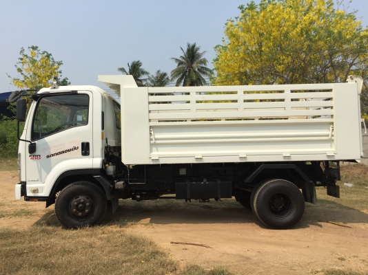 ขาย 6 ล้อดัมพ์ อีซูซุ FRR 210 แรง ปี 52 สภาพสวยจัด วิ่งน้อย 3x,xxx โล เป็นรถทดลองขับ ยังไม่เคยบรรทุก สวยจัด พร้อมใช้  จัดแนนท์ได้ครับ สนใจติดต่อ 081-9420141  ,  081-5715326