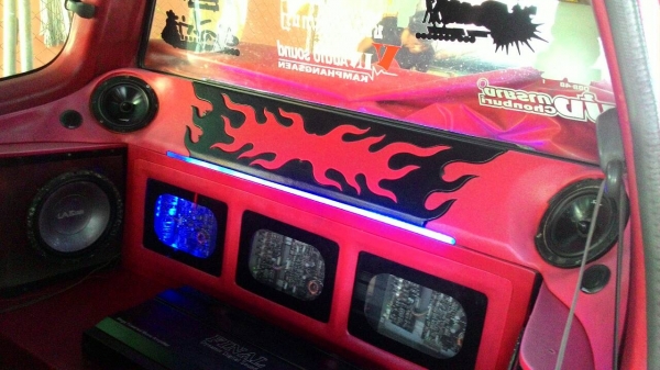 มิตซูบิชิ สตราด้า