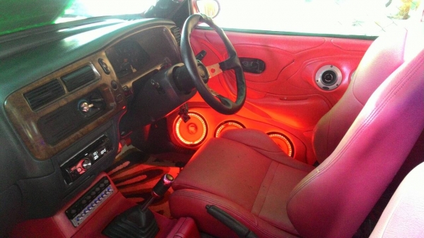 มิตซูบิชิ สตราด้า