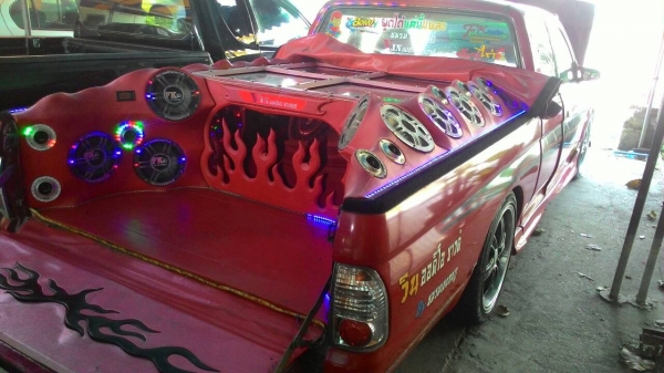 มิตซูบิชิ สตราด้า