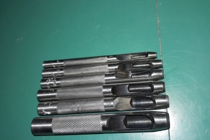 ขายตุ๊ดตู่ตราขวานคู่เจาะหนังผ้าใบยกชุด5ตัวงานใหม่ ขายตุ๊ดตู่ตราขวานคู่เจาะหนังผ้าใบยกชุด5ตัวงานใหม่