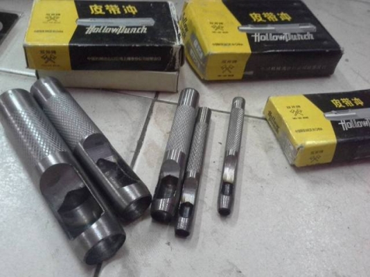 ขายตุ๊ดตู่ตราขวานคู่เจาะหนังผ้าใบยกชุด5ตัวงานดี