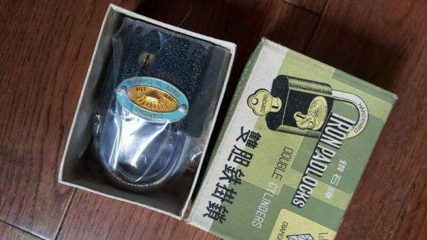 ขายแม่กุญแจตราเพชรงานเก่าขนาด50MM.งานดีสวยคลาสลิกแข็งแรง