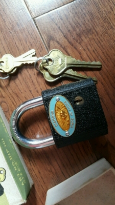 ขายแม่กุญแจตราเพชรงานเก่าขนาด50MM.งานดีสวยคลาสลิกแข็งแรง