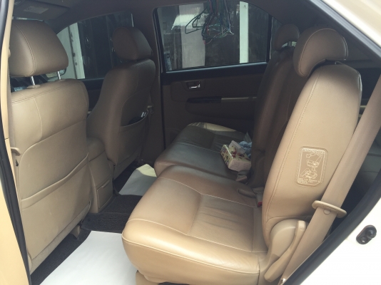 Toyota fortuner 3.0trd ออโต้โฟ เบาะหนังปรับไฟฟ้า มือเดวป้ายแดง เล่มพร้อม ลดราคาครับ 818000