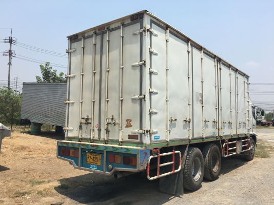 10ล้อตู้10ประตูยาว7.50เมตร 10ล้อตู้10ประตูยาว7.50เมตร