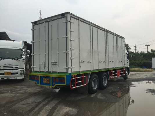 10ล้อตู้10ประตูยาว7.50เมตร 10ล้อตู้10ประตูยาว7.50เมตร