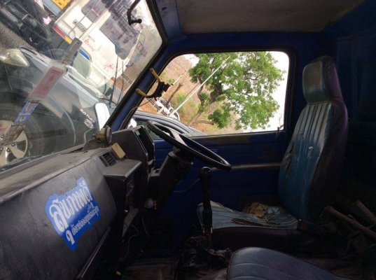 รถ 6 ล้อ ISUZU NPR ติดเครน 2.9 ตัน เครื่อง 115 แรง