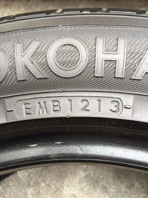 ขายยาง YOKOHAMA dB 215-55-16 ปี13 ดอกหนาเหมือนใหม่ นุ่มเงียบย ไม่มีปะ ชุดละ 4,500 บาท