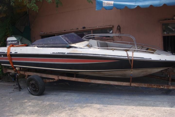 ขายเรือ 18 ฟุตพร้อม เทเลอร์