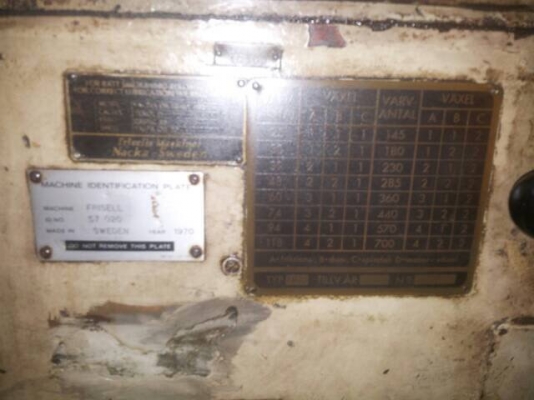 ขายเครื่องกลึงสวีเดน7ฟุตราคาถูกครับ2เพลาพร้อมใช้