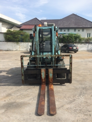 ขายรถ toyota ขนาด 4 ตัน รุ่น6 ดีเซล  เกียร์ ออโต้ รับประกันเครื่องยนต์  3 เดือน