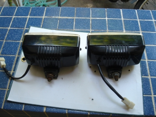 ขายไฟสปอร์ตไลท์ PIAA H4 1 คู่ สภาพสวย ไม่แตก บิ่น ขาย 2,200 บาทรวมส่ง ขายไฟสปอร์ตไลท์ PIAA H4 1 คู่ สภาพสวย ไม่แตก บิ่น ขาย 2,200 บาทรวมส่ง