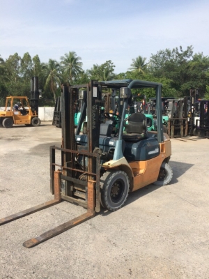 ขายรถ toyota รุ่น 7 ขนาด 2.5 ตัน ดีเซล เกียร์ ออโต้ รับประกัน 3เดือน