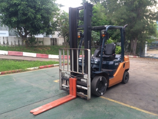 ขายรถ toyota ขนาด 2.5 ตัน รุ่น8 ดีเซล  เกียร์ ออโต้ รับประกันเครื่องยนต์  3 เดือน