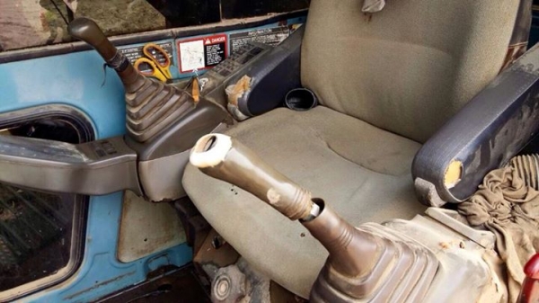 ขาย ex 200-3 รถพร้อมใช้งาน บูมอาร์มสวย เอวแน่น ช่วงล่างเต็ม ไฟฟ้าครบ(ตัดมอเตอร์คันเร่งอย่างเดียว) ราคา 490,000 ขาย ex 200-3 รถพร้อมใช้งาน บูมอาร์มสวย เอวแน่น ช่วงล่างเต็ม ไฟฟ้าครบ(ตัดมอเตอร์คันเร่งอย่างเดียว) ราคา 490,000