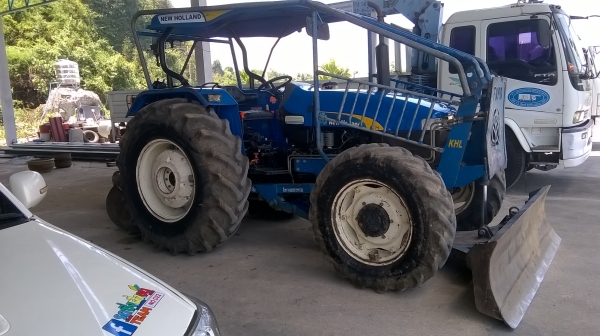 ขาย  รถแทร็กเตอร์ NEWHOLLAND  TT75  ปี 58  สภาพสวยใหม่พร้อมโอนเล่มทะเบียน