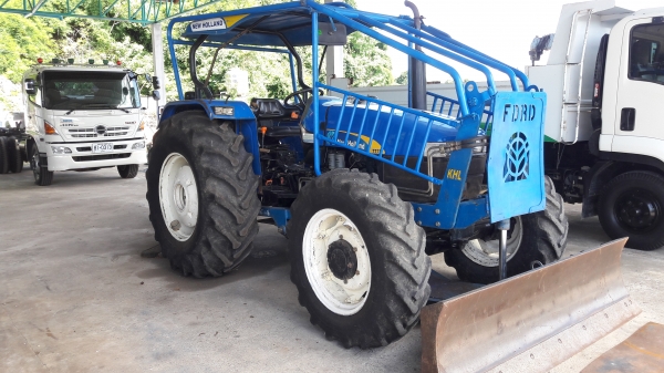 ขาย  รถแทร็กเตอร์ NEWHOLLAND  TT75  ปี 58  สภาพสวยใหม่พร้อมโอนเล่มทะเบียน