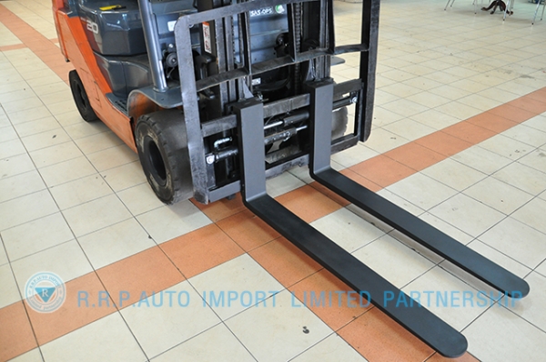 ขายรถโฟล์คลิฟท์มือสอง TOYOTA รุ่น 8FG20-30269 ราคา 295,000 บาท นำเข้าจากประเทศญี่ปุ่น 100\% ไม่เคยใช้งานในไทย