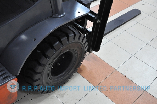 ขายรถโฟล์คลิฟท์มือสอง TOYOTA รุ่น 8FG20-30269 ราคา 295,000 บาท นำเข้าจากประเทศญี่ปุ่น 100\% ไม่เคยใช้งานในไทย