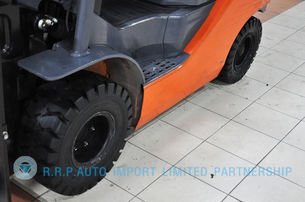 ขายรถโฟล์คลิฟท์มือสอง TOYOTA รุ่น 8FG20-30269 ราคา 295,000 บาท นำเข้าจากประเทศญี่ปุ่น 100\% ไม่เคยใช้งานในไทย