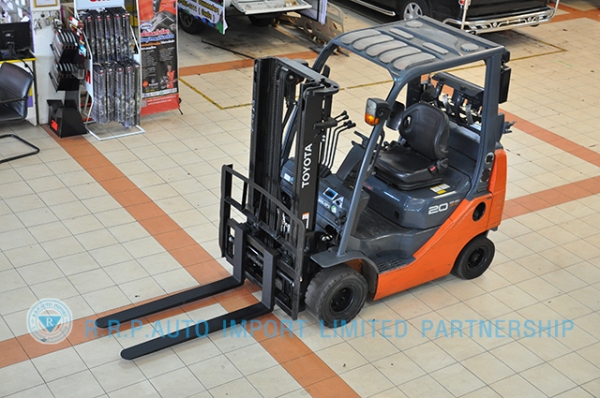 ขายรถโฟล์คลิฟท์มือสอง TOYOTA รุ่น 8FG20-30269 ราคา 295,000 บาท นำเข้าจากประเทศญี่ปุ่น 100\% ไม่เคยใช้งานในไทย