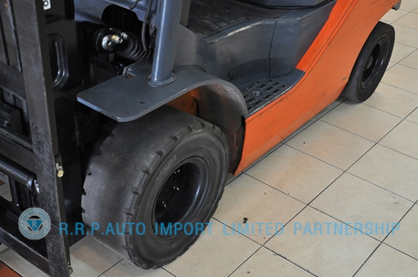 ขายรถโฟล์คลิฟท์มือสอง TOYOTA รุ่น 8FG20-30269 ราคา 295,000 บาท นำเข้าจากประเทศญี่ปุ่น 100\% ไม่เคยใช้งานในไทย