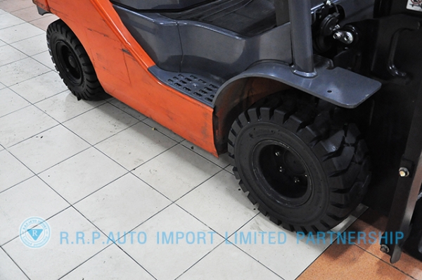 ขายรถโฟล์คลิฟท์มือสอง TOYOTA รุ่น 8FG20-30269 ราคา 295,000 บาท นำเข้าจากประเทศญี่ปุ่น 100\% ไม่เคยใช้งานในไทย