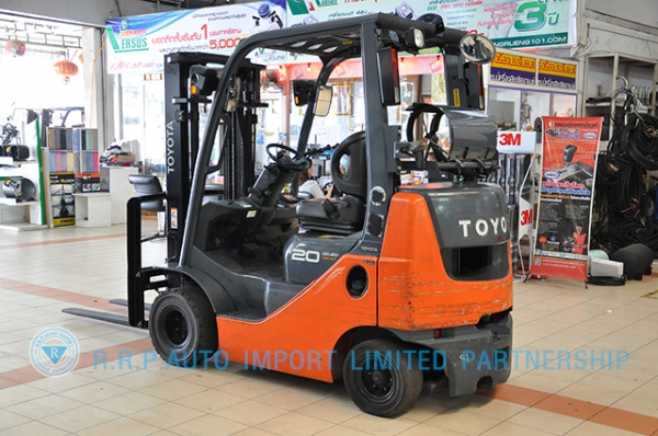 ขายรถโฟล์คลิฟท์มือสอง TOYOTA รุ่น 8FG20-30269 ราคา 295,000 บาท นำเข้าจากประเทศญี่ปุ่น 100\% ไม่เคยใช้งานในไทย