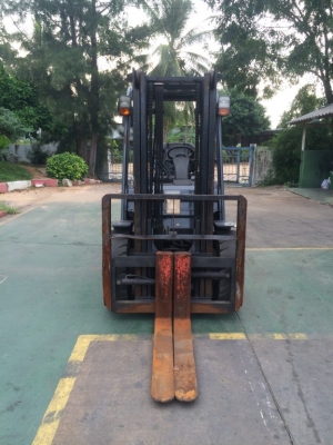 ขายรถ toyota ขนาด 3.5 ตัน รุ่น8 ดีเซล  เกียร์ ออโต้ รับประกันเครื่องยนต์  3 เดือน