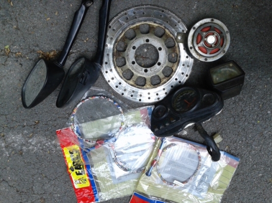 อะไหล่กับประดับยนต์