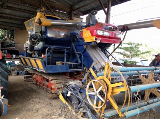 ขายไทยเส็งยนต์ เครื่อง Jo8c turbo แรง ตัวเดิน 200 ปั้ม ไดกิ้น 23 โซ่ใหม่ แทร็คเต็มหนา