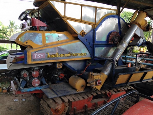 ขายไทยเส็งยนต์ เครื่อง Jo8c turbo แรง ตัวเดิน 200 ปั้ม ไดกิ้น 23 โซ่ใหม่ แทร็คเต็มหนา