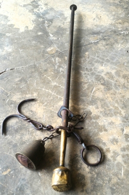 ตาชั่งทองเหลืองแท้ ตัวที่ 1 ลดราคา 999 บ. เป็นของโบราณสภาพครบใช้งานได้ดี