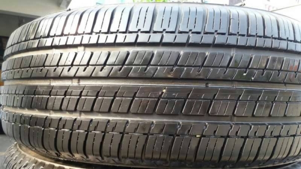 ยาง bridgestone 225 65 17 ปี 14 ชุดล่ะ 4500