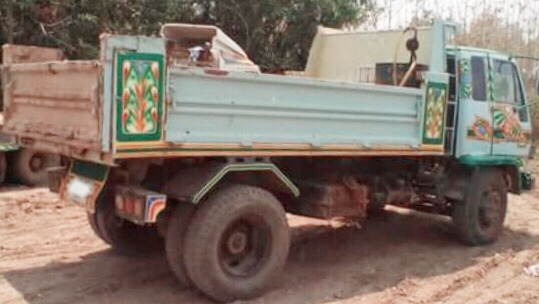 ISUZU ROCKY 165 HP 6BD1 หกล้อดั๊มพ์ กระบะดั๊มพ์เหล็ก 6 ตันความยาว 4 เมตรสวยๆสภาพดีมากครับพร้อมใช้งานได้เลย เครื่องยนต์แรงดีเดิมๆไม่มีแตกเยิ้ม ภายในห้องเก๋งคอนโซลสวยครบพร้อม พวงมาลัยเพาเวอร์ ระบบเบรคทริ๊ปฟี้ครบครัน ช่วงล่างใหญ่ ยาง 9.00 ขอบ 20 สภาพดีประมาณ ISUZU ROCKY 165 HP 6BD1 หกล้อดั๊มพ์ กระบะดั๊มพ์เหล็ก 6 ตันความยาว 4 เมตรสวยๆสภาพดีมากครับพร้อมใช้งานได้เลย เครื่องยนต์แรงดีเดิมๆไม่มีแตกเยิ้ม ภายในห้องเก๋งคอนโซลสวยครบพร้อม พวงมาลัยเพาเวอร์ ระบบเบรคทริ๊ปฟี้ครบครัน ช่วงล่างใหญ่ ยาง 9.00 ขอบ 20 สภาพดีประมาณ