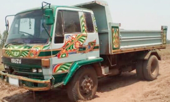 ISUZU ROCKY 165 HP 6BD1 หกล้อดั๊มพ์ กระบะดั๊มพ์เหล็ก 6 ตันความยาว 4 เมตรสวยๆสภาพดีมากครับพร้อมใช้งานได้เลย เครื่องยนต์แรงดีเดิมๆไม่มีแตกเยิ้ม ภายในห้องเก๋งคอนโซลสวยครบพร้อม พวงมาลัยเพาเวอร์ ระบบเบรคทริ๊ปฟี้ครบครัน ช่วงล่างใหญ่ ยาง 9.00 ขอบ 20 สภาพดีประมาณ ISUZU ROCKY 165 HP 6BD1 หกล้อดั๊มพ์ กระบะดั๊มพ์เหล็ก 6 ตันความยาว 4 เมตรสวยๆสภาพดีมากครับพร้อมใช้งานได้เลย เครื่องยนต์แรงดีเดิมๆไม่มีแตกเยิ้ม ภายในห้องเก๋งคอนโซลสวยครบพร้อม พวงมาลัยเพาเวอร์ ระบบเบรคทริ๊ปฟี้ครบครัน ช่วงล่างใหญ่ ยาง 9.00 ขอบ 20 สภาพดีประมาณ