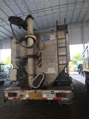 ขายรถขนอาหารสัตว์พร้อมใช้ เพลาเดียวเครื่อง175 แรง ขาย สด ผ่อน