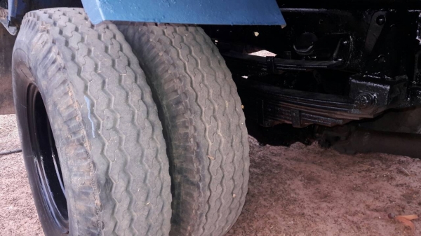 ขาย6ล้อดั้ม 115 แรง Fหลัง เพาเวอร์ ทะเบียนพร้อมโอน