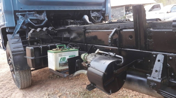 ขาย6ล้อดั้ม 115 แรง Fหลัง เพาเวอร์ ทะเบียนพร้อมโอน