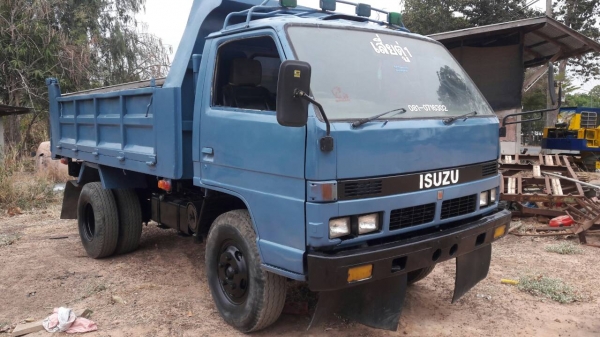 ขาย6ล้อดั้ม 115 แรง Fหลัง เพาเวอร์ ทะเบียนพร้อมโอน